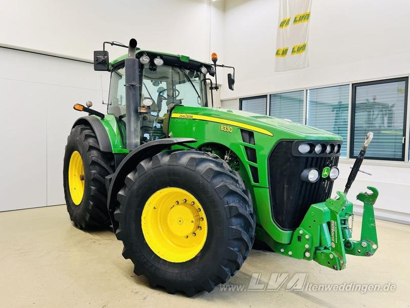 John Deere 8330 - Traktor: obrázok 3 John Deere 8330 - Traktor: obrázok 3