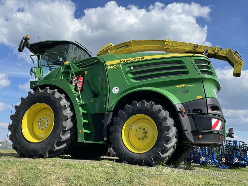 John Deere 8400 - Samohybná rezačka: obrázok 2 John Deere 8400 - Samohybná rezačka: obrázok 2