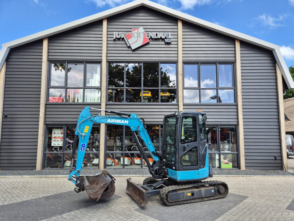 AIRMANN AX33U mididigger - Mini rýpadlo: obrázok 1 AIRMANN AX33U mididigger - Mini rýpadlo: obrázok 1