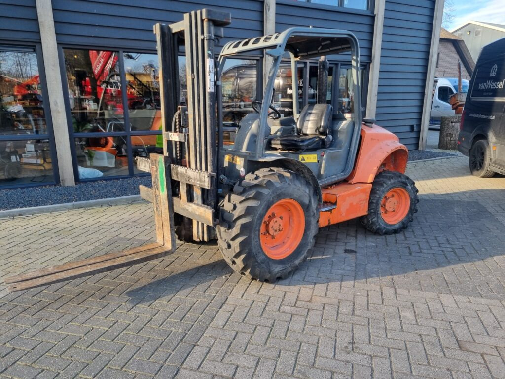 AUSA C250H (4 x 4) rough terrain fprklift - Dieselový vysokozdvižný vozík: obrázok 2 AUSA C250H (4 x 4) rough terrain fprklift - Dieselový vysokozdvižný vozík: obrázok 2