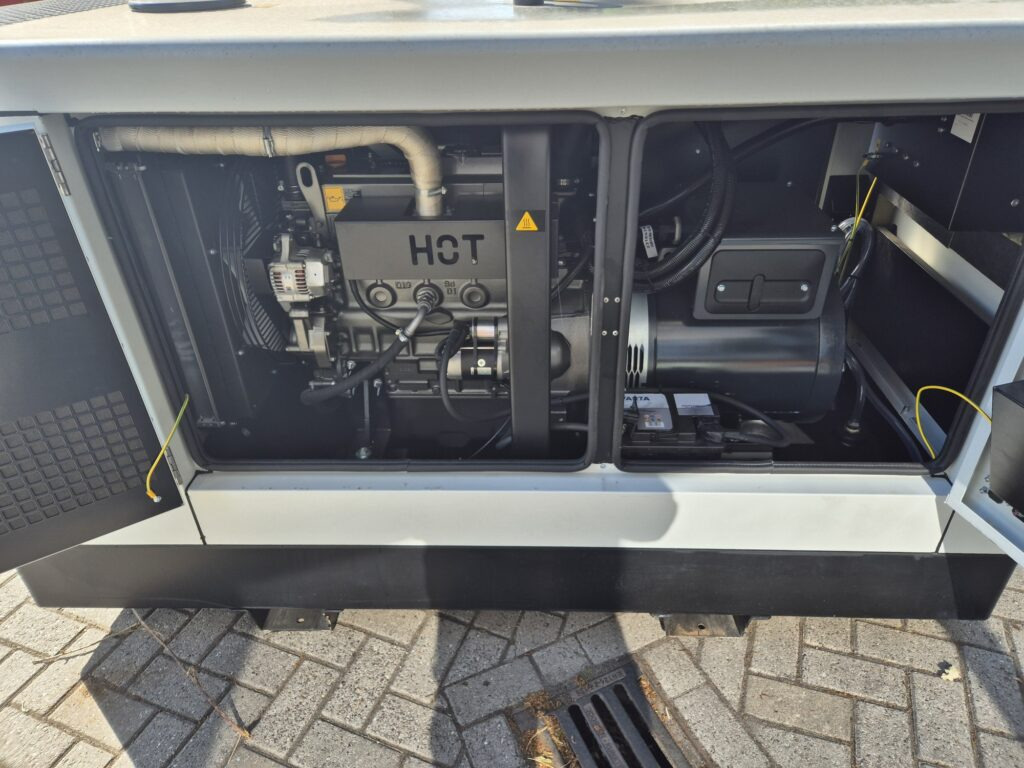 BRINKMAN & NIEMEIJER diesel generator - Elektrický generátor: obrázok 5 BRINKMAN & NIEMEIJER diesel generator - Elektrický generátor: obrázok 5