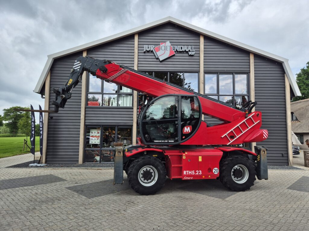 MAGNI RTH 5.23 Smart D/C - Teleskopický nakladač: obrázok 1 MAGNI RTH 5.23 Smart D/C - Teleskopický nakladač: obrázok 1