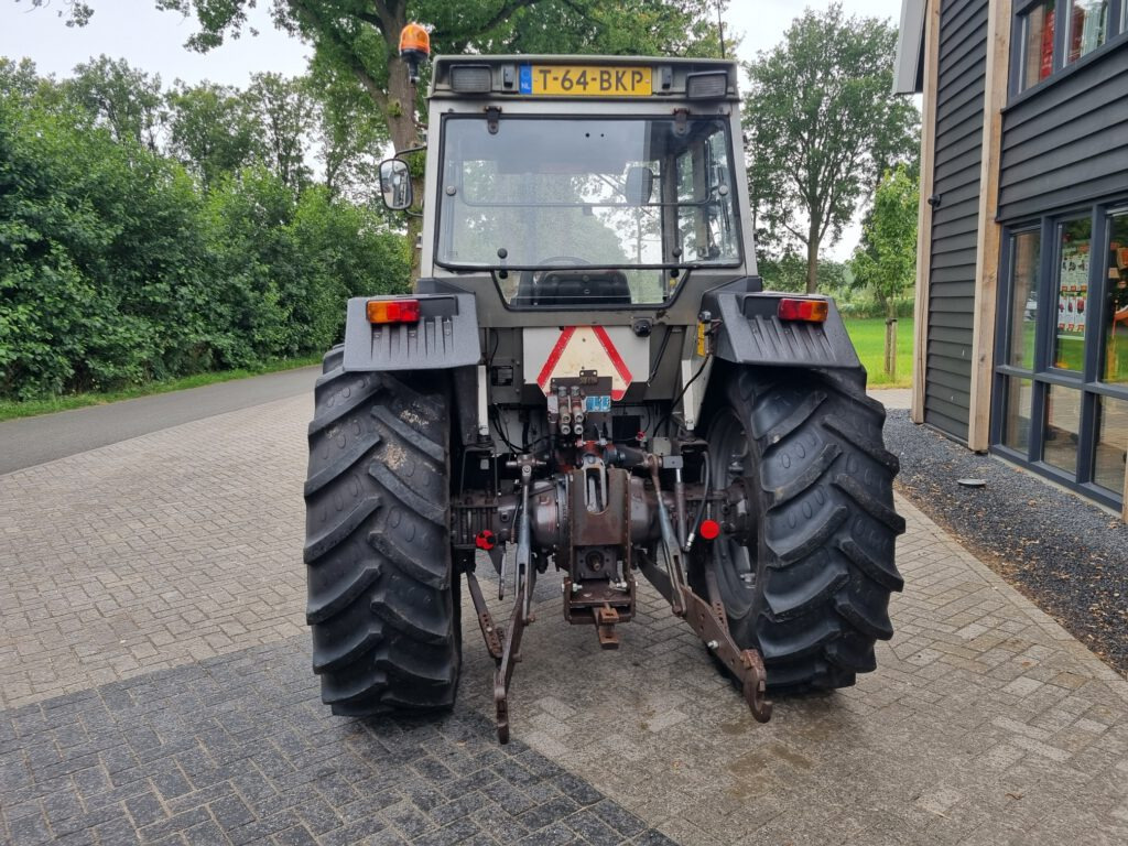 MASSEY FERGUSON 390 - Traktor: obrázok 4 MASSEY FERGUSON 390 - Traktor: obrázok 4
