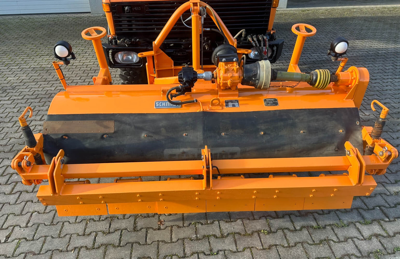 Unimog Frontanbaukehrbesen Schmidt VKS4.2 - Zametač: obrázok 1 Unimog Frontanbaukehrbesen Schmidt VKS4.2 - Zametač: obrázok 1