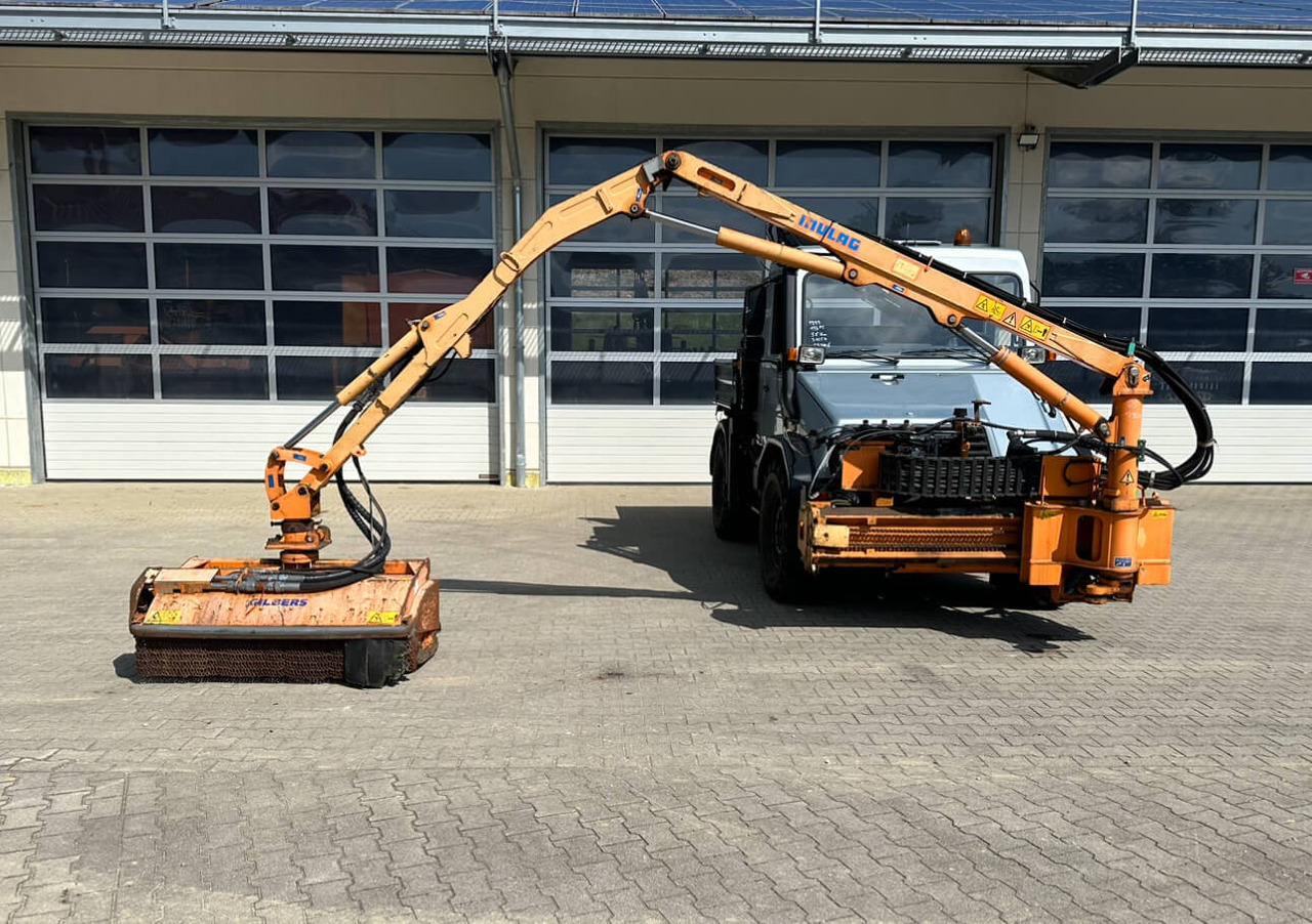 Unimog Frontauslegermähgerät  Mulag FME600 - Priekopové rameno: obrázok 1 Unimog Frontauslegermähgerät  Mulag FME600 - Priekopové rameno: obrázok 1