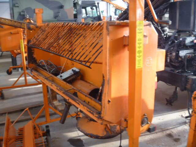 Unimog Salzstreuer Gmeiner 90WA - Rozmetač piesku/ Soli: obrázok 3 Unimog Salzstreuer Gmeiner 90WA - Rozmetač piesku/ Soli: obrázok 3