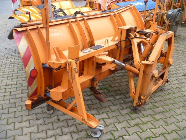 Unimog Schneepflug - Schneeschild Beilhack PV28-3 - Radlica na sneh: obrázok 2 Unimog Schneepflug - Schneeschild Beilhack PV28-3 - Radlica na sneh: obrázok 2