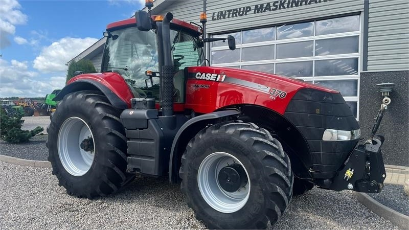 Traktor Case IH Magnum 370 CVX Med fronlift: obrázok 21