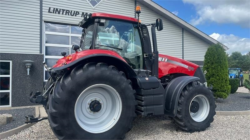 Traktor Case IH Magnum 370 CVX Med fronlift: obrázok 18