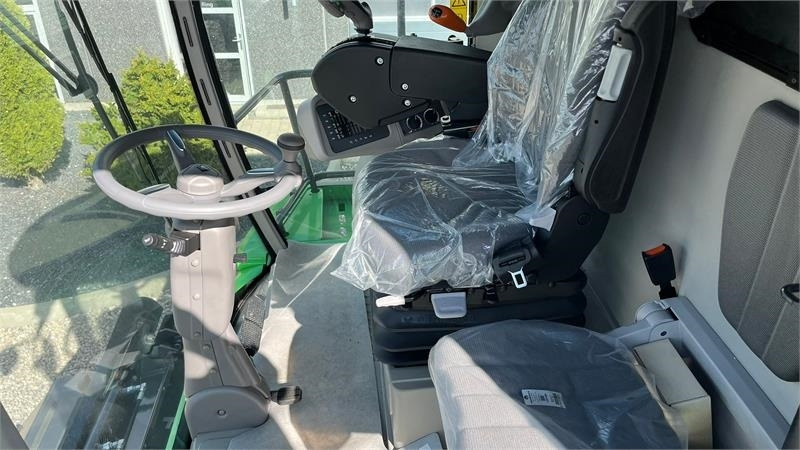 Deutz-fahr C7206 With 24feed - 7.2m header. New and unused Co - Obilný kombajn: obrázok 3 Deutz-fahr C7206 With 24feed - 7.2m header. New and unused Co - Obilný kombajn: obrázok 3