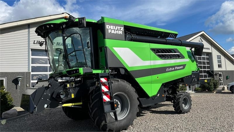 Deutz-fahr C7206 With 24feed - 7.2m header. New and unused Co - Obilný kombajn: obrázok 1 Deutz-fahr C7206 With 24feed - 7.2m header. New and unused Co - Obilný kombajn: obrázok 1