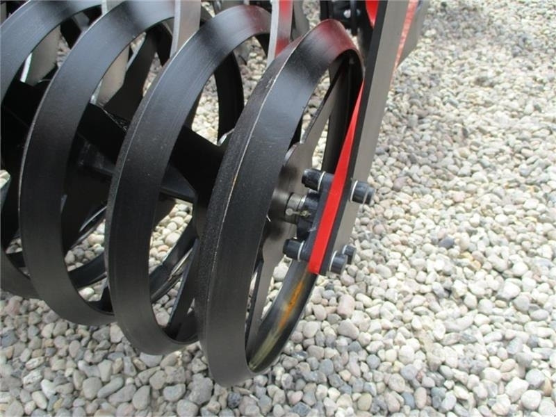 Dexwal Mamut 4 m Med v-rings pakker og 560mm talerkner - Diskový pluh: obrázok 5 Dexwal Mamut 4 m Med v-rings pakker og 560mm talerkner - Diskový pluh: obrázok 5