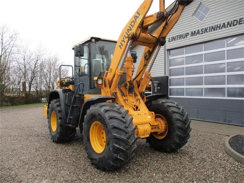 Hyundai 757-9A med 620/75R26 traktor hjul montering på - Kolesový nakladač: obrázok 3 Hyundai 757-9A med 620/75R26 traktor hjul montering på - Kolesový nakladač: obrázok 3