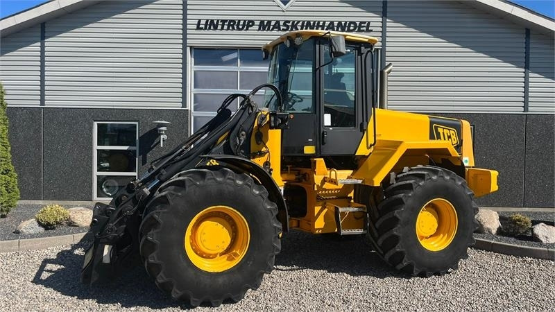 JCB 426 med traktor dækmontering og hurtigskifte samt - Kolesový nakladač: obrázok 1 JCB 426 med traktor dækmontering og hurtigskifte samt - Kolesový nakladač: obrázok 1