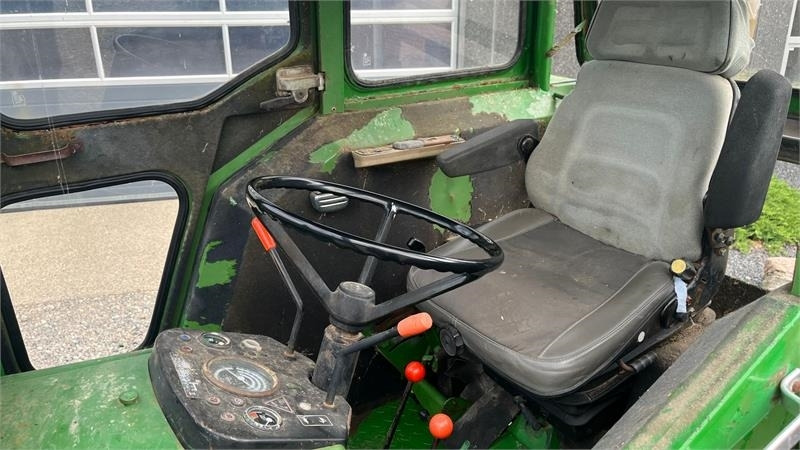 John Deere 3130 - Traktor: obrázok 5 John Deere 3130 - Traktor: obrázok 5