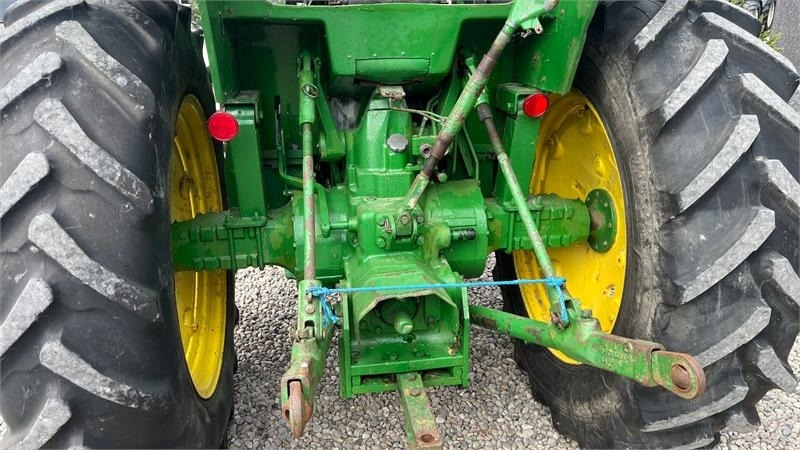 John Deere 3130 - Traktor: obrázok 4 John Deere 3130 - Traktor: obrázok 4