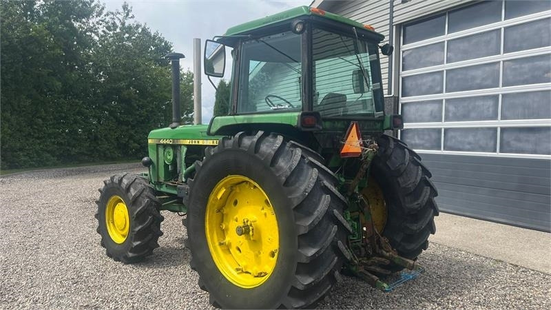 John Deere 4430 Med Powershift - Traktor: obrázok 3 John Deere 4430 Med Powershift - Traktor: obrázok 3