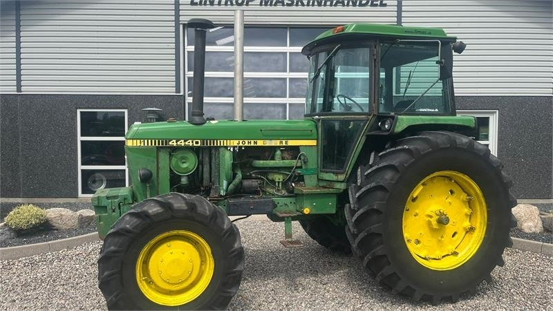 John Deere 4430 Med Powershift - Traktor: obrázok 1 John Deere 4430 Med Powershift - Traktor: obrázok 1
