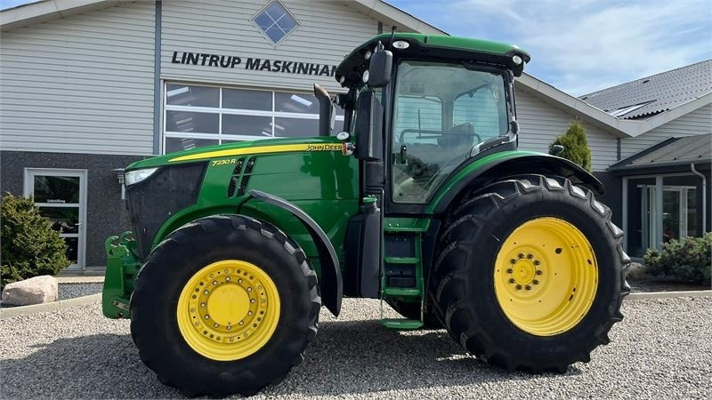 John Deere 7230R Med frontlift. Stor stærk traktor til små pe - Traktor: obrázok 1 John Deere 7230R Med frontlift. Stor stærk traktor til små pe - Traktor: obrázok 1