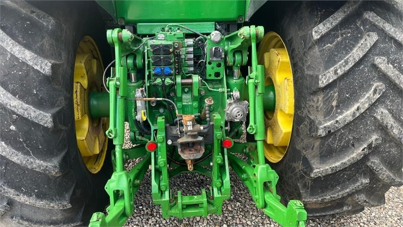 John Deere 8260R - Traktor: obrázok 4 John Deere 8260R - Traktor: obrázok 4