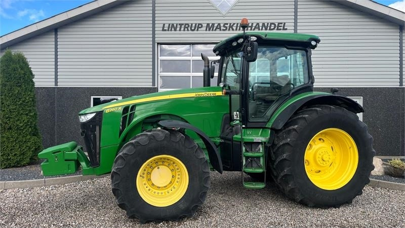 John Deere 8260R - Traktor: obrázok 1 John Deere 8260R - Traktor: obrázok 1