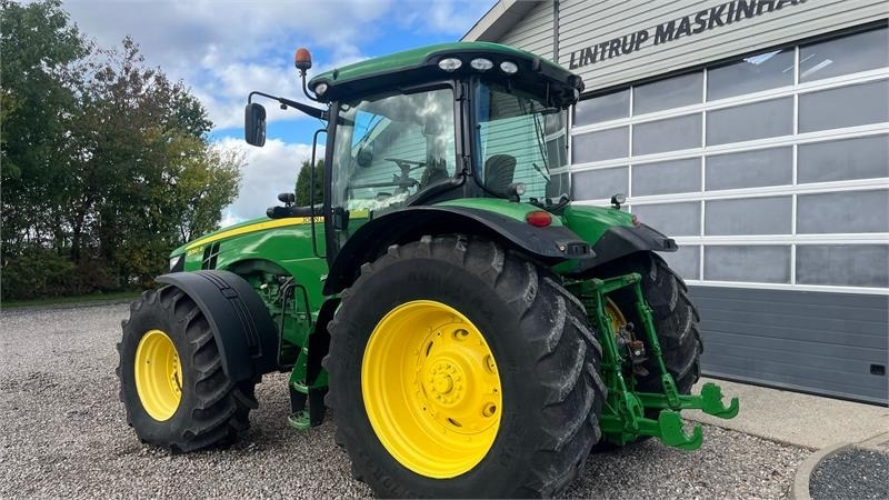John Deere 8260R - Traktor: obrázok 3 John Deere 8260R - Traktor: obrázok 3