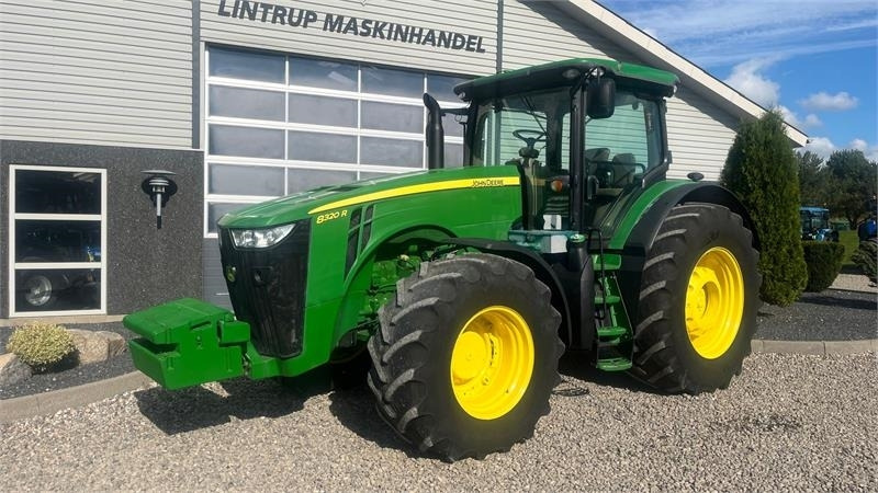 John Deere 8320R - Traktor: obrázok 2 John Deere 8320R - Traktor: obrázok 2