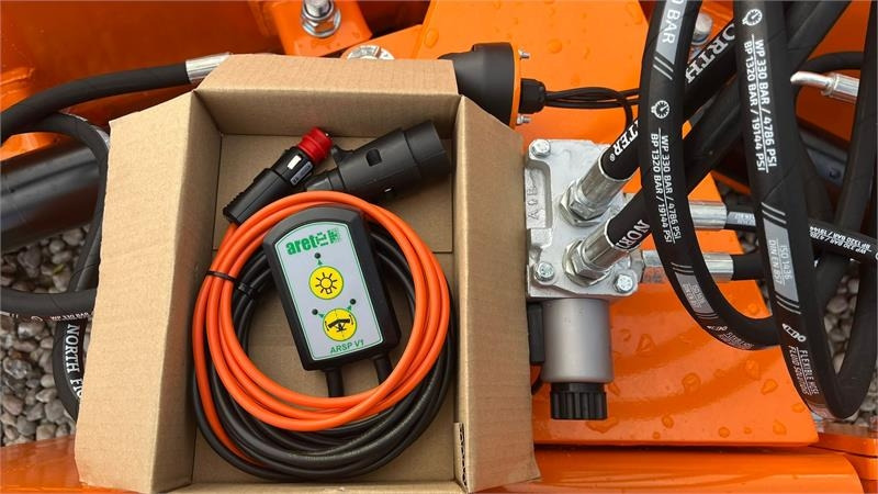 Limas Vario SHL 300 Med lys - Radlica na sneh pre Poľnohospodárske stroje: obrázok 2 Limas Vario SHL 300 Med lys - Radlica na sneh pre Poľnohospodárske stroje: obrázok 2