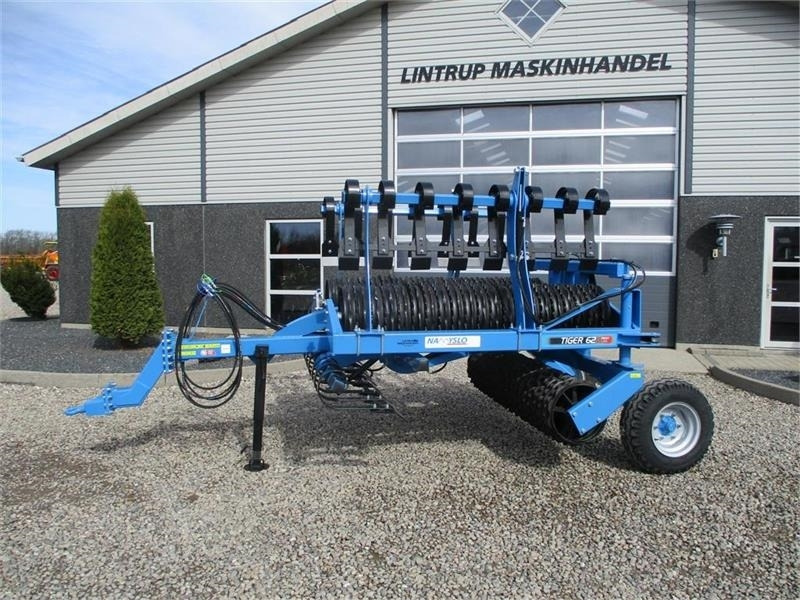 Namyslo Tiger 620 med hydraulisk lammelplanke / plannerpla - Poľnohospodársky valec: obrázok 2 Namyslo Tiger 620 med hydraulisk lammelplanke / plannerpla - Poľnohospodársky valec: obrázok 2