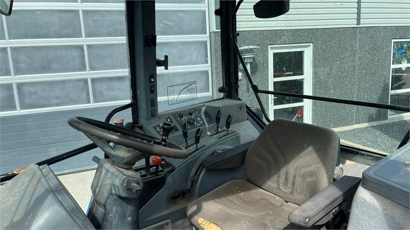 Traktor New Holland 8240 SLE Med frontlift og frontPTO: obrázok 6 Traktor New Holland 8240 SLE Med frontlift og frontPTO: obrázok 6