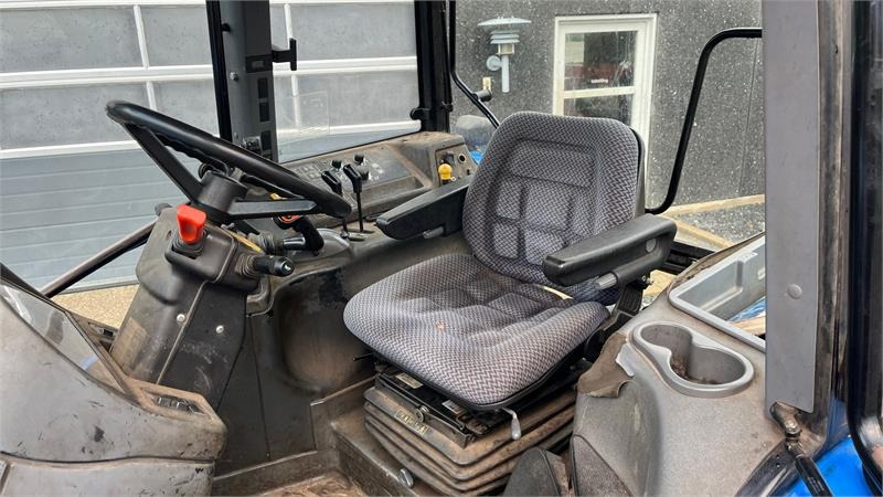 New Holland TM150 Med frontlift - Traktor: obrázok 5 New Holland TM150 Med frontlift - Traktor: obrázok 5