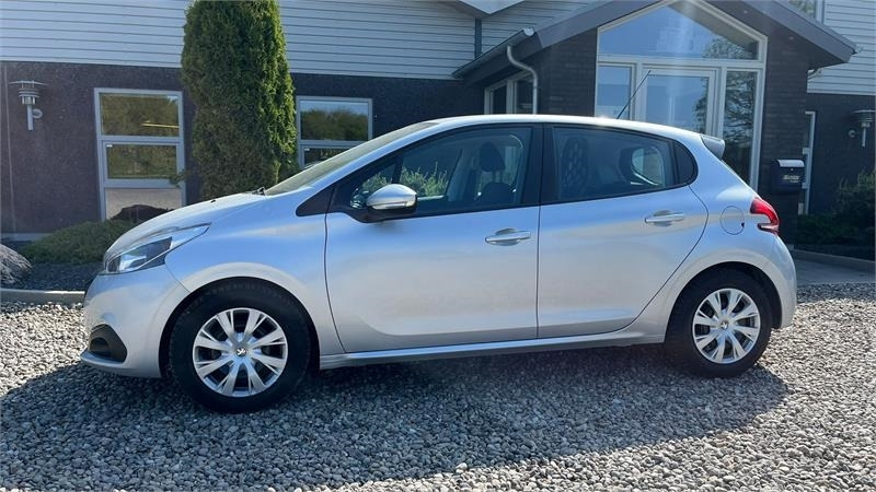 Peugeot 208 1,6 BlueHDi 100 Active Van 5d. NYSYNET og KUN - Automobil: obrázok 1 Peugeot 208 1,6 BlueHDi 100 Active Van 5d. NYSYNET og KUN - Automobil: obrázok 1