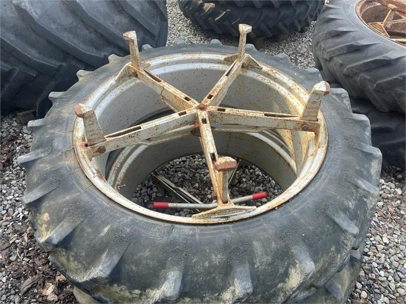 Pirelli 12,4R36 Molcon 5 arme bred - Pneumatika pre Poľnohospodárske stroje: obrázok 2 Pirelli 12,4R36 Molcon 5 arme bred - Pneumatika pre Poľnohospodárske stroje: obrázok 2