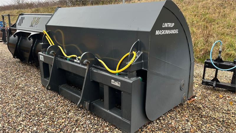 Volvo 5m3 Rauakoda Højtip skovl Rauakoda 5m3 højtip skov - Poľnohospodárske stroje: obrázok 1 Volvo 5m3 Rauakoda Højtip skovl Rauakoda 5m3 højtip skov - Poľnohospodárske stroje: obrázok 1