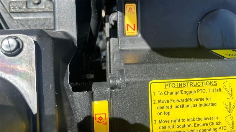 Solis S26 Limited Edition i sort 6+2 Gearmaskine med Ser - Traktor: obrázok 4 Solis S26 Limited Edition i sort 6+2 Gearmaskine med Ser - Traktor: obrázok 4