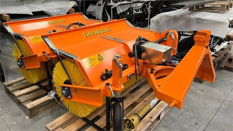 Thyregod TK 1600 PTO, med hydraulisk sving. - Zametač: obrázok 1 Thyregod TK 1600 PTO, med hydraulisk sving. - Zametač: obrázok 1