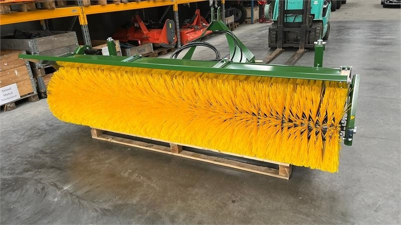 Thyregod TK 2800 med nylon børster og hydraulisk sving. bre - Zametač: obrázok 4 Thyregod TK 2800 med nylon børster og hydraulisk sving. bre - Zametač: obrázok 4