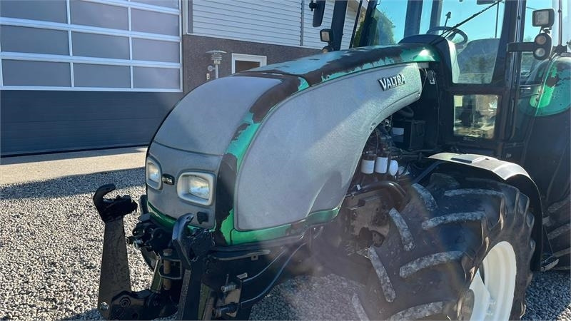 Valtra T130 med 3.5ton frontlift - Traktor: obrázok 4 Valtra T130 med 3.5ton frontlift - Traktor: obrázok 4
