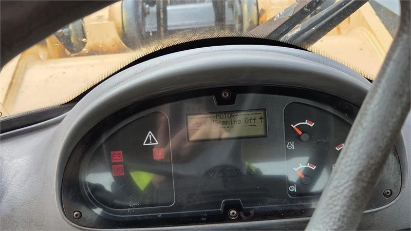 Volvo 330D med skovl - Kolesový nakladač: obrázok 5 Volvo 330D med skovl - Kolesový nakladač: obrázok 5