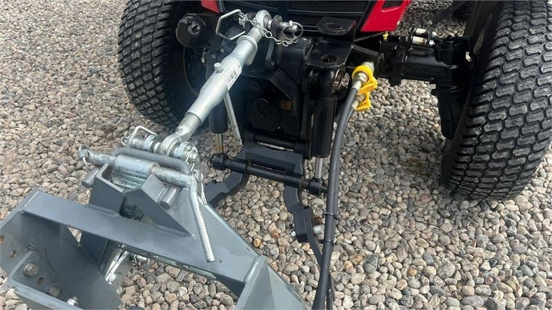Yanmar YT 235H 4WD Snow Edition med sneplov og spreder - Traktor: obrázok 4 Yanmar YT 235H 4WD Snow Edition med sneplov og spreder - Traktor: obrázok 4