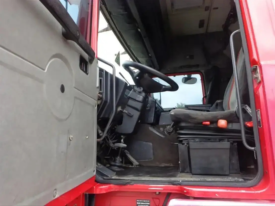Podvozek s kabinou Volvo F 12.400 Volvo F12 6X2 405Hp -TD123ES: obrázok 9