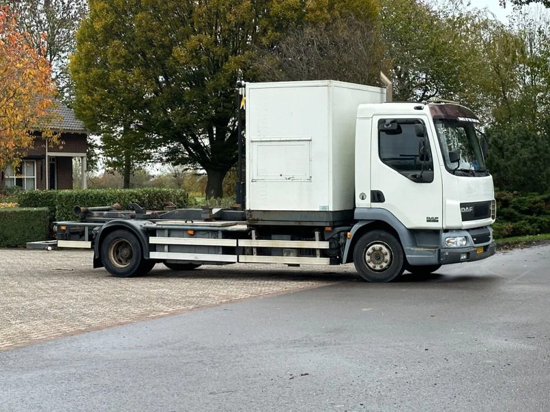 DAF LF 45 180!! HAAKARM/CONTAINER!!MOBILE WORKSHOP!! - Hákový nosič kontajnerov: obrázok 3 DAF LF 45 180!! HAAKARM/CONTAINER!!MOBILE WORKSHOP!! - Hákový nosič kontajnerov: obrázok 3