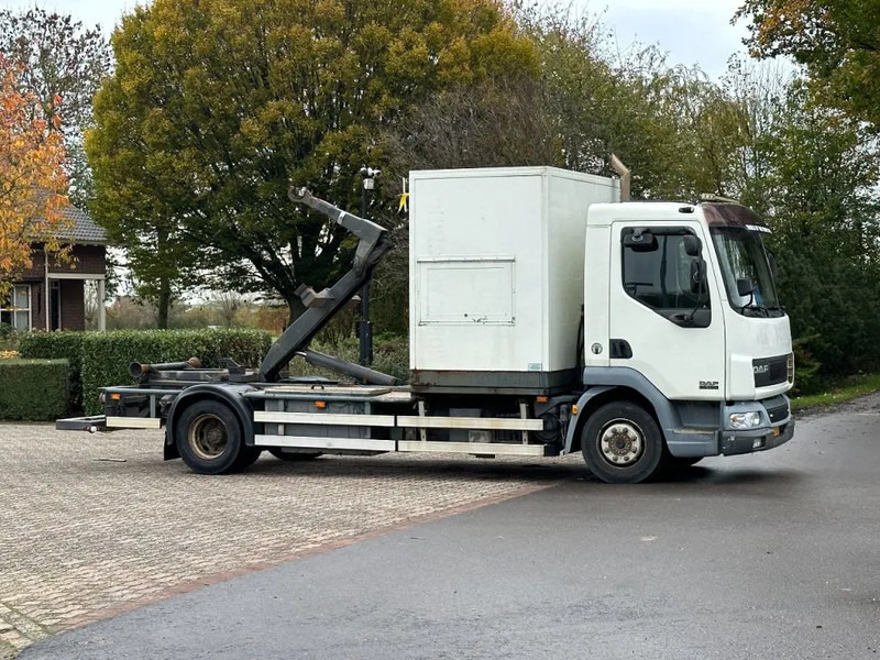 DAF LF 45 180!! HAAKARM/CONTAINER!!MOBILE WORKSHOP!! - Hákový nosič kontajnerov: obrázok 2 DAF LF 45 180!! HAAKARM/CONTAINER!!MOBILE WORKSHOP!! - Hákový nosič kontajnerov: obrázok 2