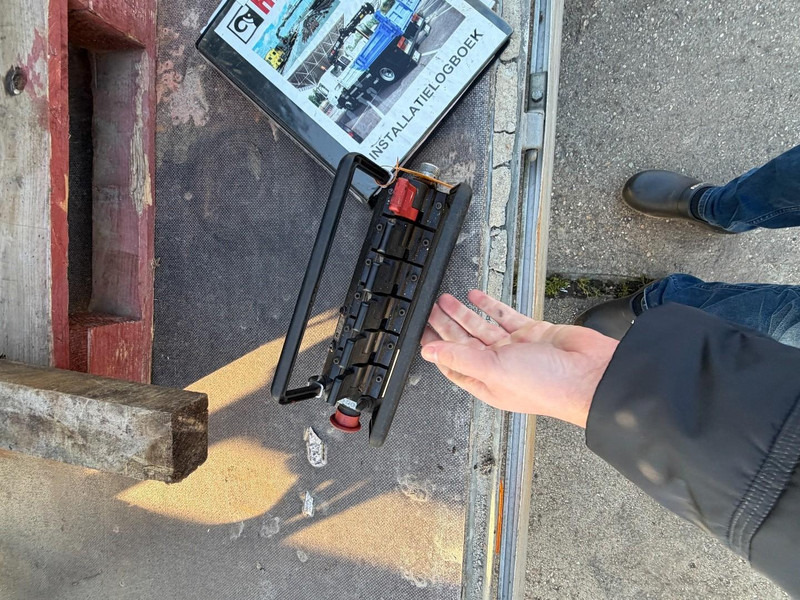 Hiab 112 RADIO REMOTE - Hydraulická ruka pre Nákladné auto: obrázok 3 Hiab 112 RADIO REMOTE - Hydraulická ruka pre Nákladné auto: obrázok 3