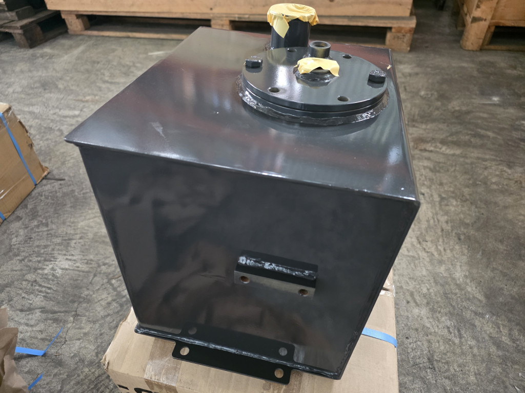 Case 31MJ-01016CG - 31MJ-01016 - Hydraulická nádrž pre Stavebné stroje: obrázok 1 Case 31MJ-01016CG - 31MJ-01016 - Hydraulická nádrž pre Stavebné stroje: obrázok 1