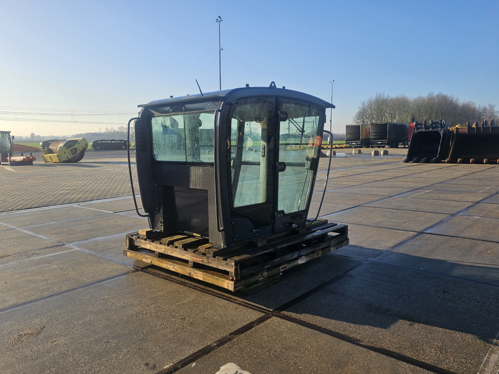 Case 48003933 - Kabína pre Stavebné stroje: obrázok 4 Case 48003933 - Kabína pre Stavebné stroje: obrázok 4