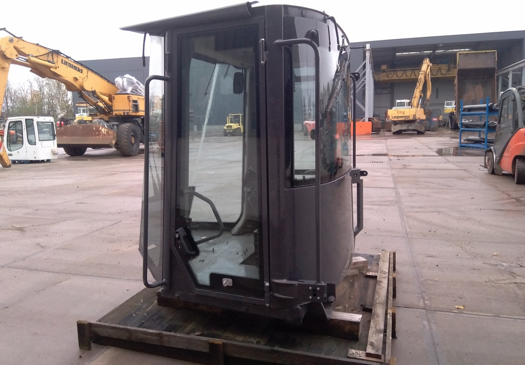 Case 84483623 - Kabína pre Stavebné stroje: obrázok 4 Case 84483623 - Kabína pre Stavebné stroje: obrázok 4