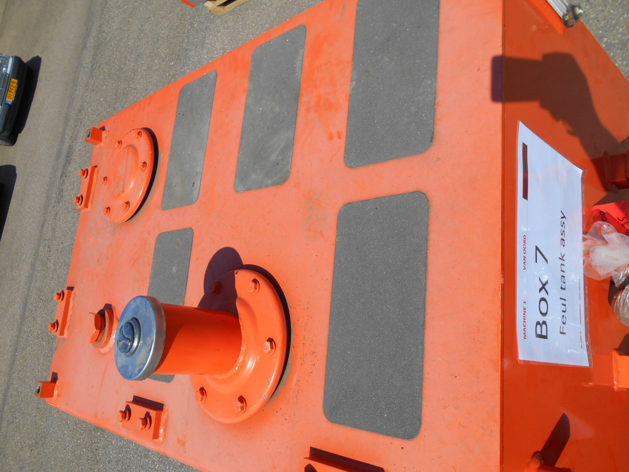 Hitachi 927877 - 9278777 - Palivová nádrž pre Stavebné stroje: obrázok 1 Hitachi 927877 - 9278777 - Palivová nádrž pre Stavebné stroje: obrázok 1