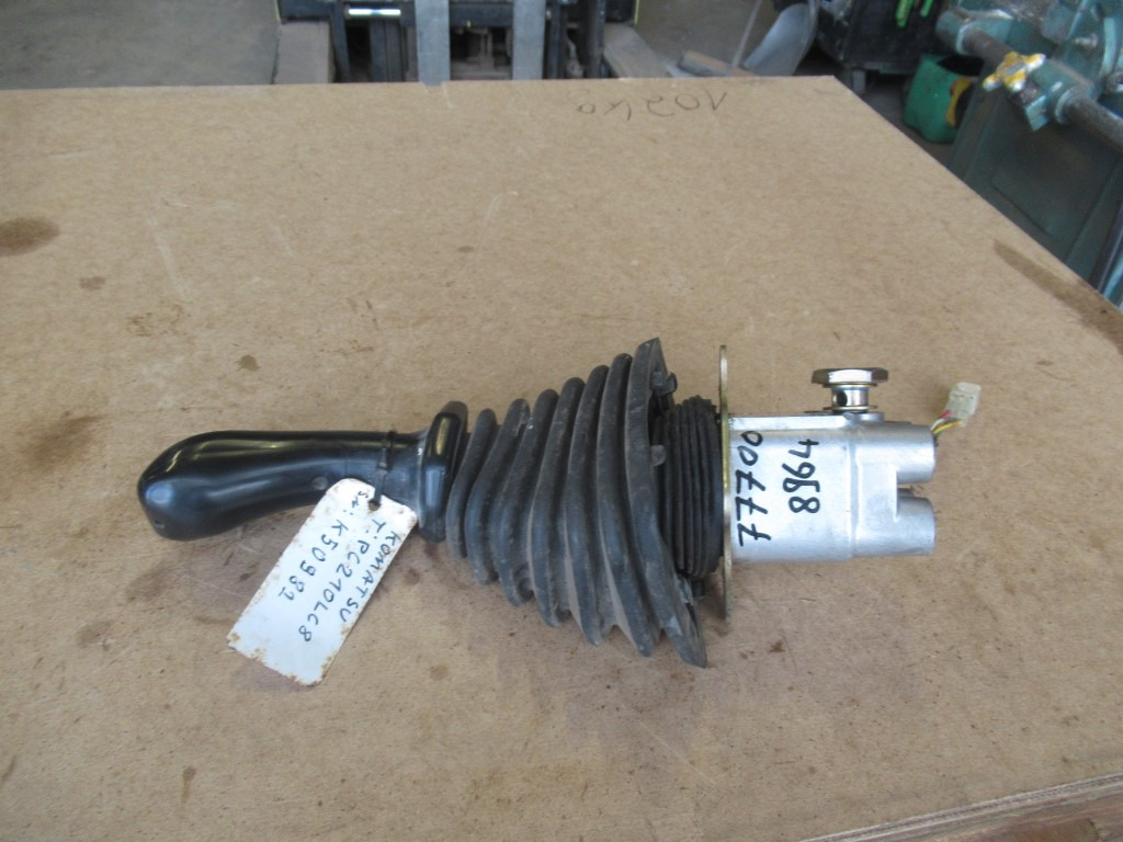 Komatsu PC210LC-8 - - Kabína a interiér pre Stavebné stroje: obrázok 1 Komatsu PC210LC-8 - - Kabína a interiér pre Stavebné stroje: obrázok 1