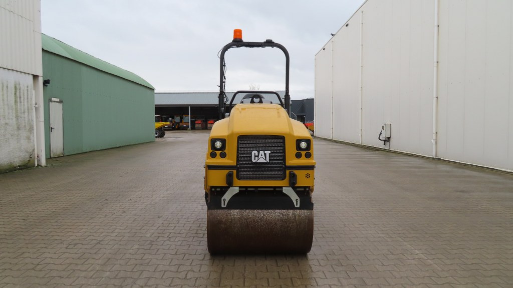 Cestný valec Caterpillar CB 2.5 GC: obrázok 7